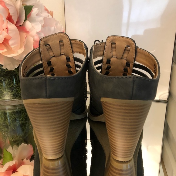 Report Weave Gray Mule Ankle Booties Slides - Picture 7 of 9